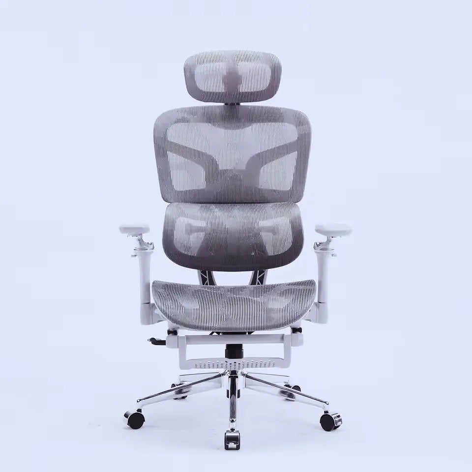 Fauteuil de bureau ergonomique blanc vu de face avec large assise en tissu respirant et appui-tête incurvé.